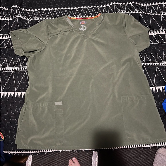 Dickies bundle scrub tops - Picture 4 of 6